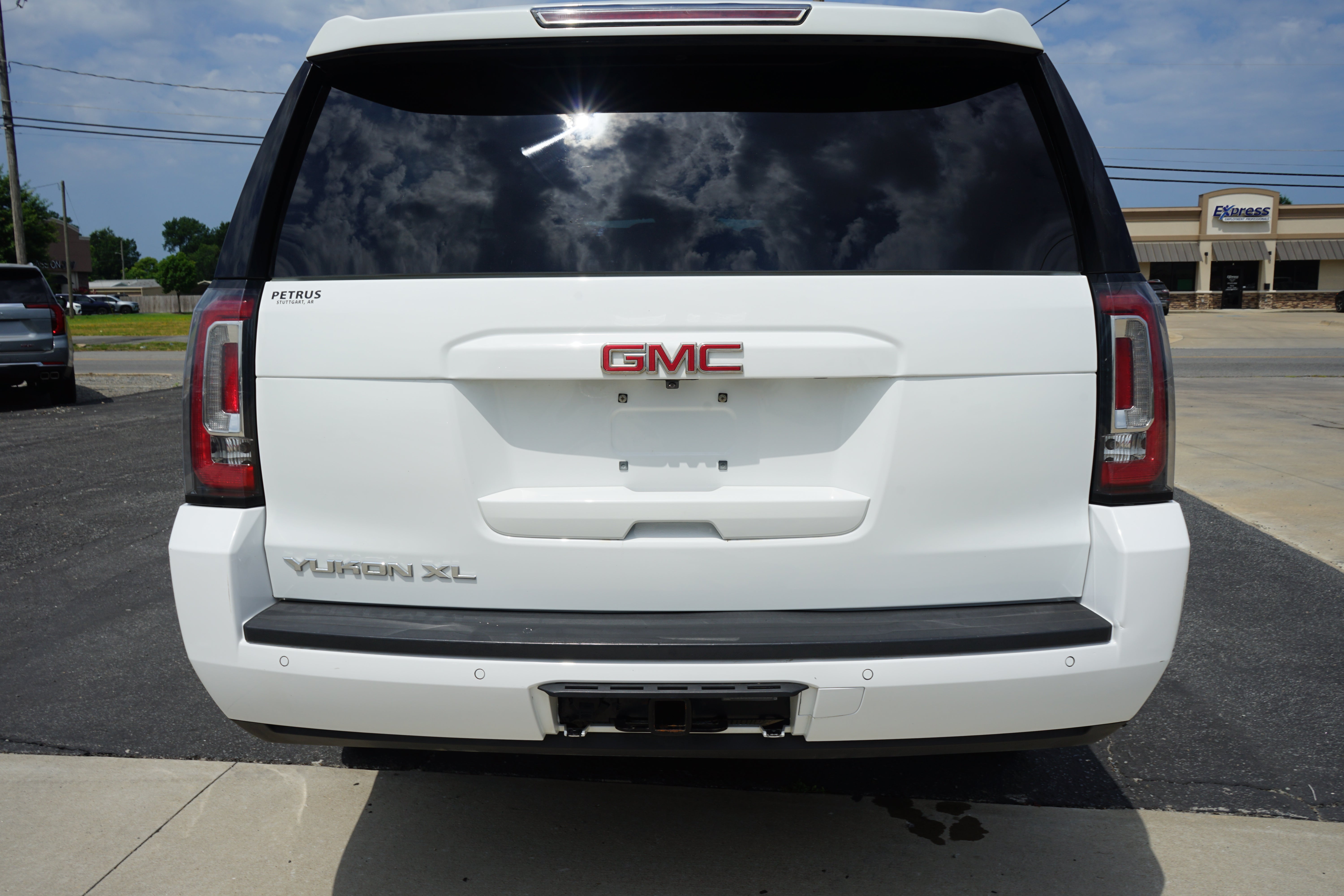 2019 GMC Yukon XL — interior view