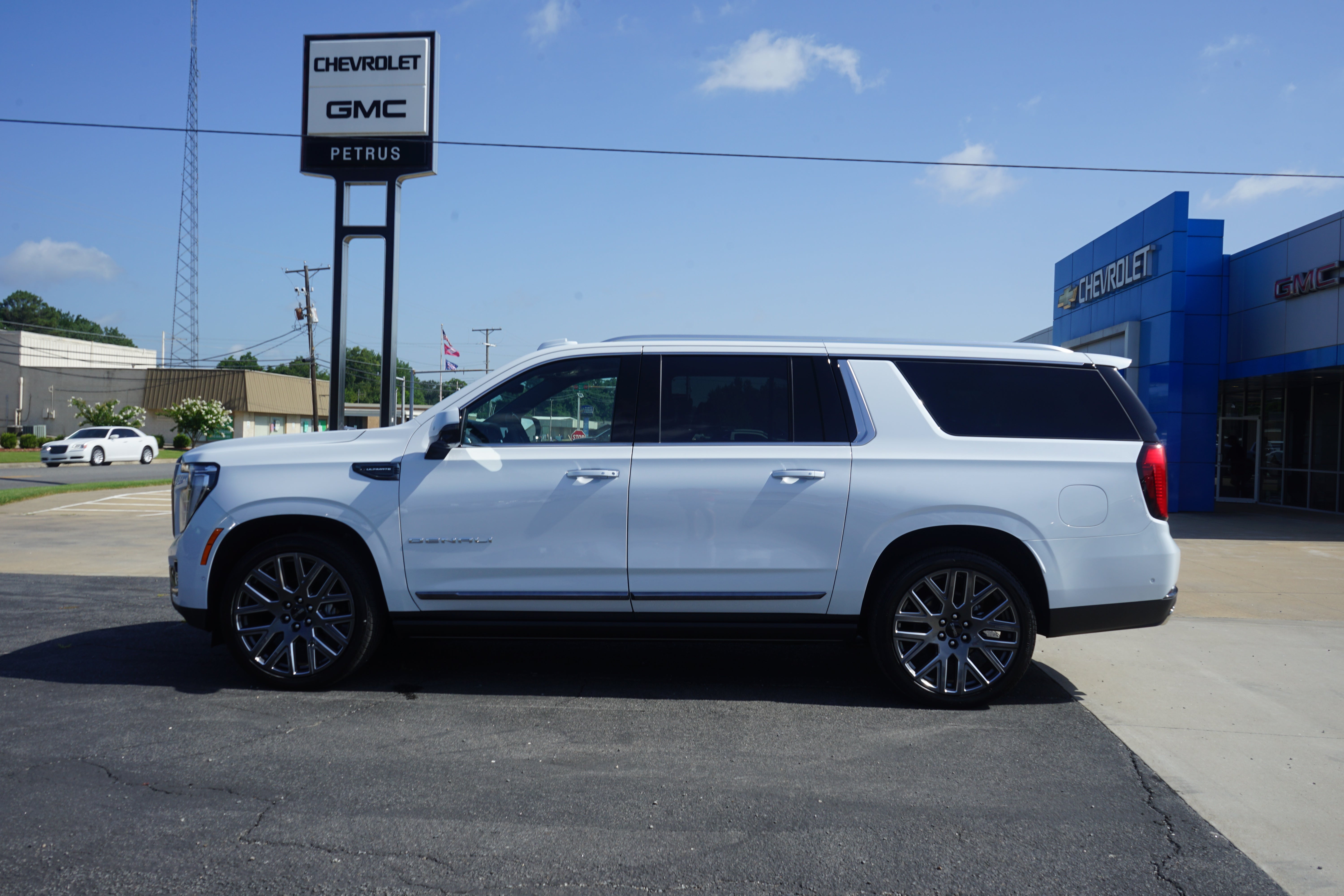 2026 GMC Yukon XL — side profile view
