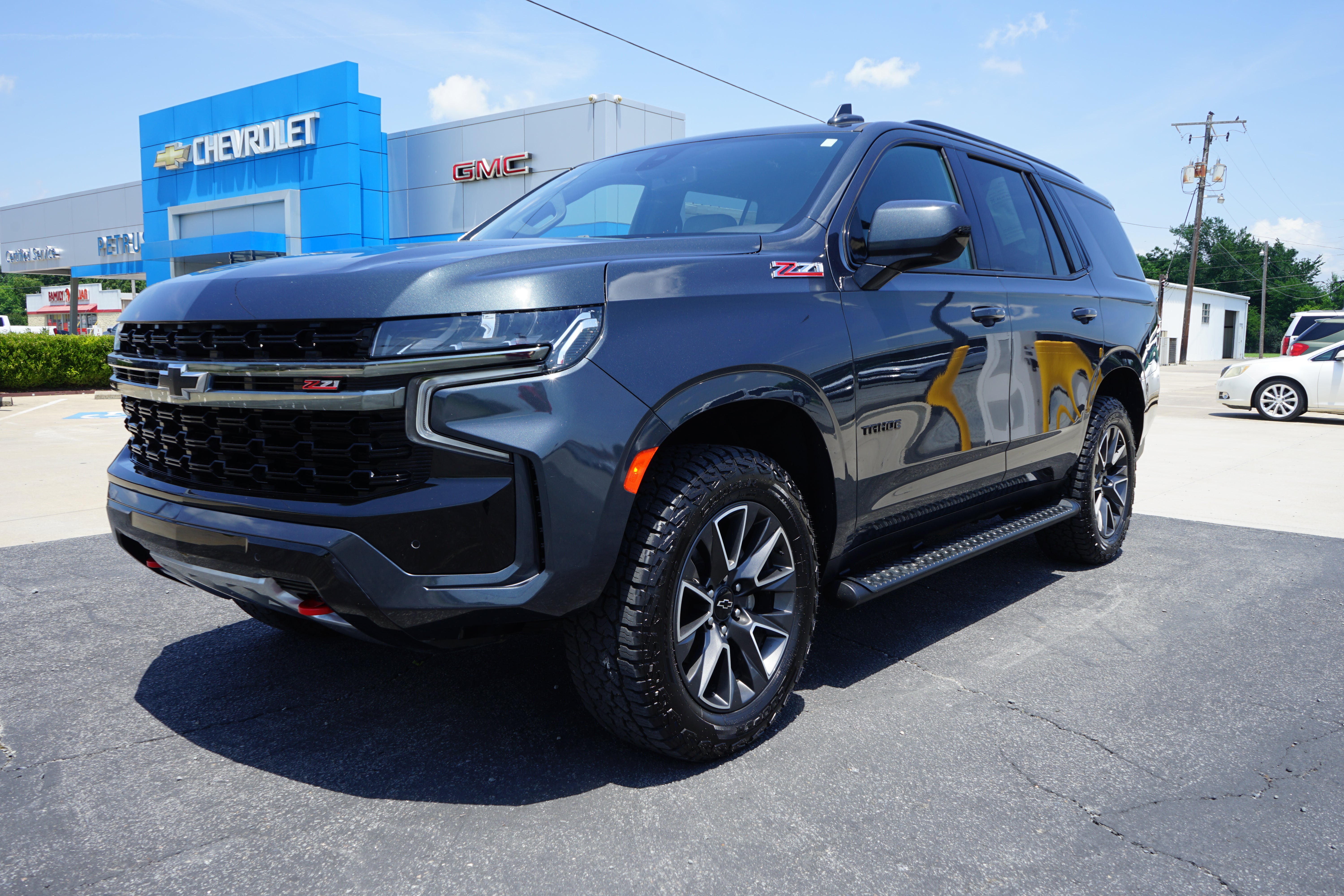 2022 Chevrolet Tahoe Z71 in Evergreen Gray Metallic — front three-quarter view